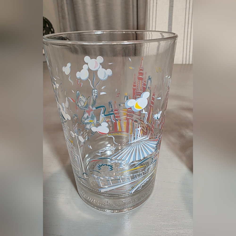Disney 25th Anniversary Commemorative Set Of 4 Beverage Glasses Like New - Picture 6 of 13
